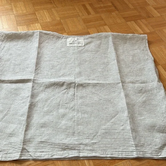 Not Perfect Linen - Picture 5 of 8